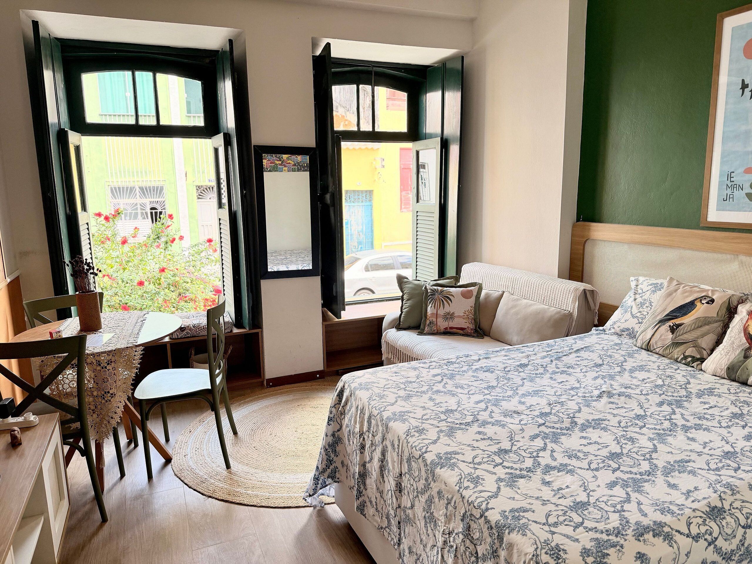 สตูดิโอ | บริเวณนั่งเล่น | ทีวีจอแบน