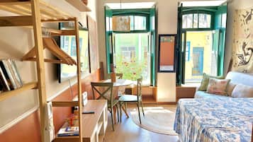 Studio | Iron/ironing board, free WiFi