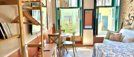 Studio | Iron/ironing board, free WiFi