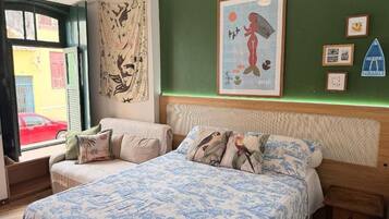 Iron/ironing board, free WiFi