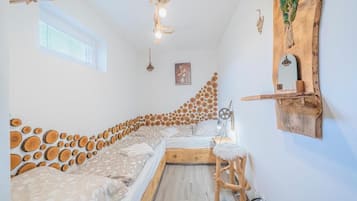 Economy Apartment | Iron/ironing board, free WiFi