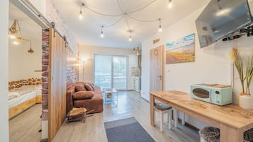 Economy Apartment | Living area