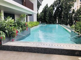 Appartamento familiare, vista città | Piscina | Piscina all'aperto