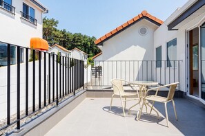 Basic Room, 2 Bedrooms (A-1) | 2 bedrooms, free WiFi - Gyeongju Awesomeway Pool Villa (Gyeongju)