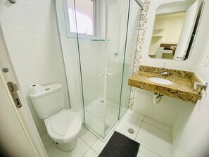 Toilet paper - Badahouse Aviation: Comfort, family, and the sea. (Praia Grande)