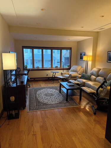 Huge 1BR with central AC+laundry in quiet area MINUTES from Ridgewood & Bushwick