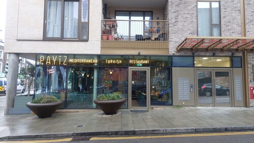 Citylink 2-bedroom flat, 8 mins to London bridge. Sleeps 7.