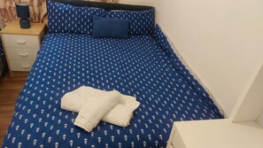 2 habitaciones, tabla de planchar con plancha y wifi gratis 