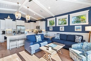 TV - Private Pool - Tropical Smiles by SeaBreeze Vacation (Holmes Beach)