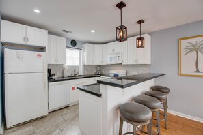 Fridge, microwave, oven, stovetop - Casa Havana | Old Town Condo w/ Pool & Balcony (Key West)