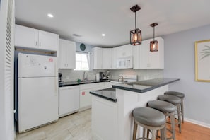 Coffee/tea maker, fridge, microwave, oven - Casa Havana | Old Town Condo w/ Pool & Balcony (Key West)