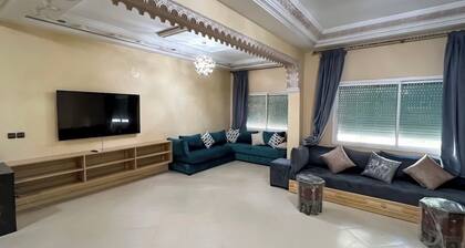 Modern stay with AC, Wi-Fi & parking near railway station