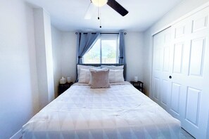 1 habitación, escritorio, tabla de planchar con plancha y wifi 