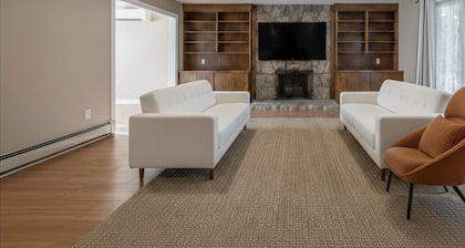 Sydney Retreat | 3BR, 2 Bath Home with Deck & BBQ