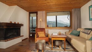 Fireplace - Charming 2.5-room apartment located in Les Arsets approx. 1 km from the start of the Fracherets ski (Gryon)