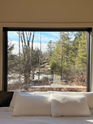 3 habitaciones, escritorio, tabla de planchar con plancha y wifi 