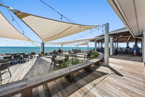 Coastal Seabrook Retreat 3BR/ 3Ba - Amenity access