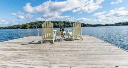 Private Lakefront Retreat on Candlewood Lake – Blue Skies Cottage - 90m to NYC