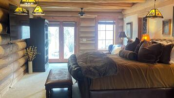 4 bedrooms, iron/ironing board, travel crib, WiFi