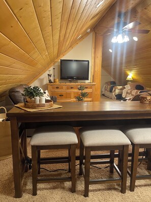4 室のベッドルーム、アイロン / アイロン台、旅行用ベビーベッド、WiFi