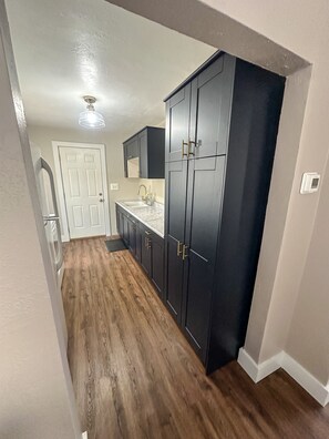 Interior - Feel at home in the Cacti Casita (Peoria Heights)