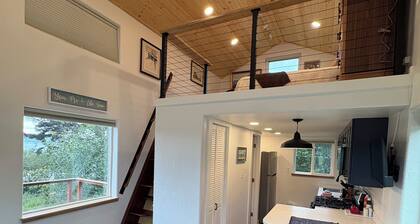 NAUTICAL NEST 1-bedroom cottage in cozy Homer, perfect for a relaxing getaway!