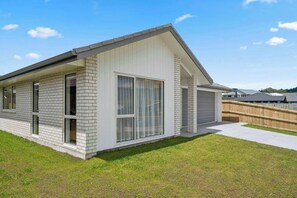Exterior - Life on the Rise - 4 Bed 2 Bath Ride to Redwoods Forest (Rotorua)