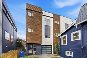 Exterior - Rooftop Retreat w/ Stunning Views | Ballard Gem (Seattle)