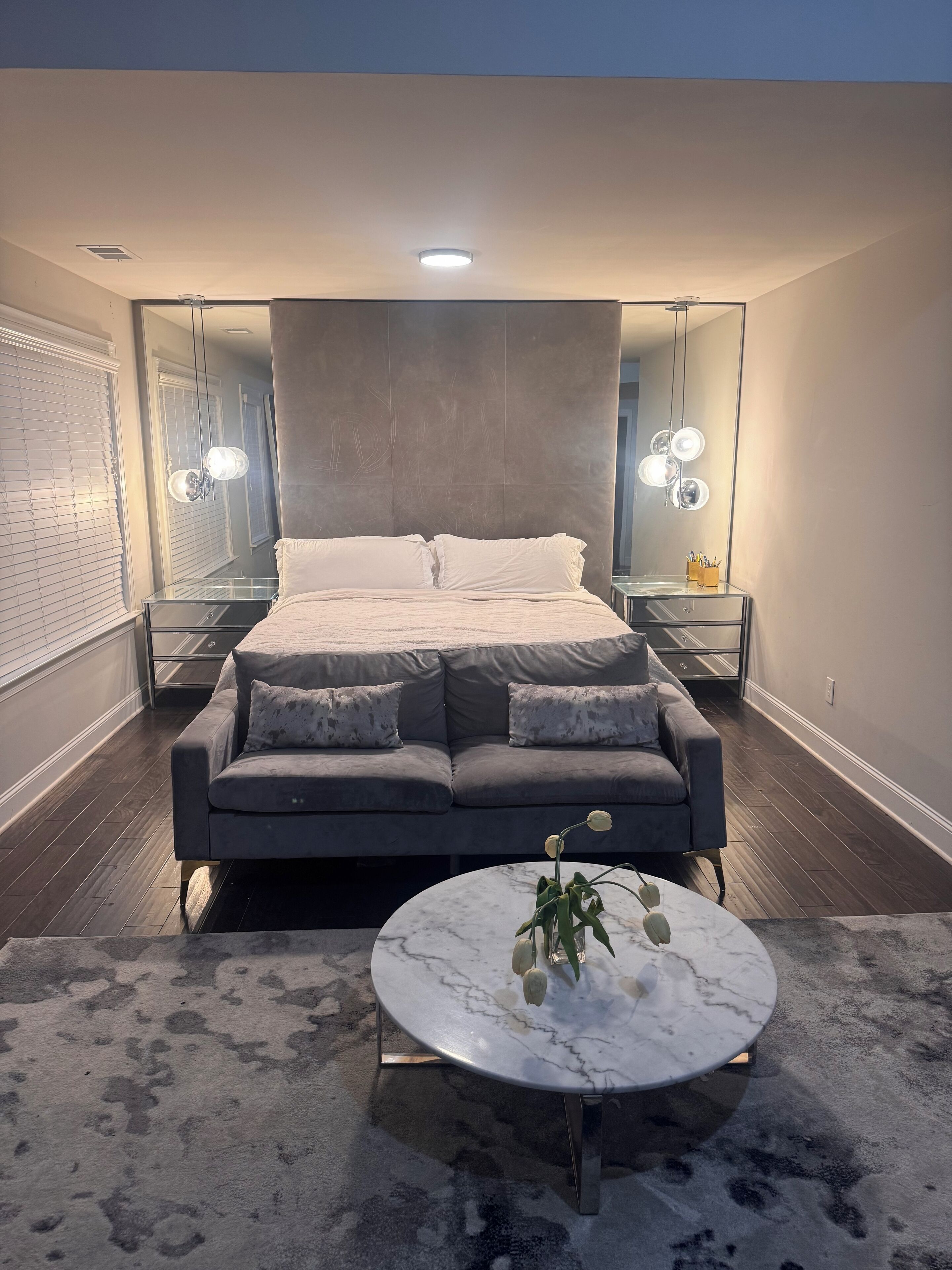 5 bedrooms, iron/ironing board, WiFi, bed sheets