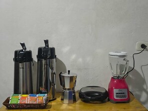 กาแฟและ/หรือเครื่องทำกาแฟ