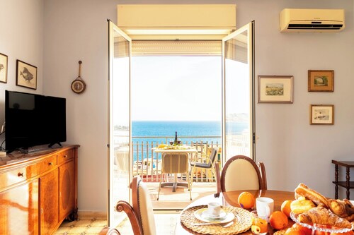 Il Tesoro Di Fea |sea ​​view apartment