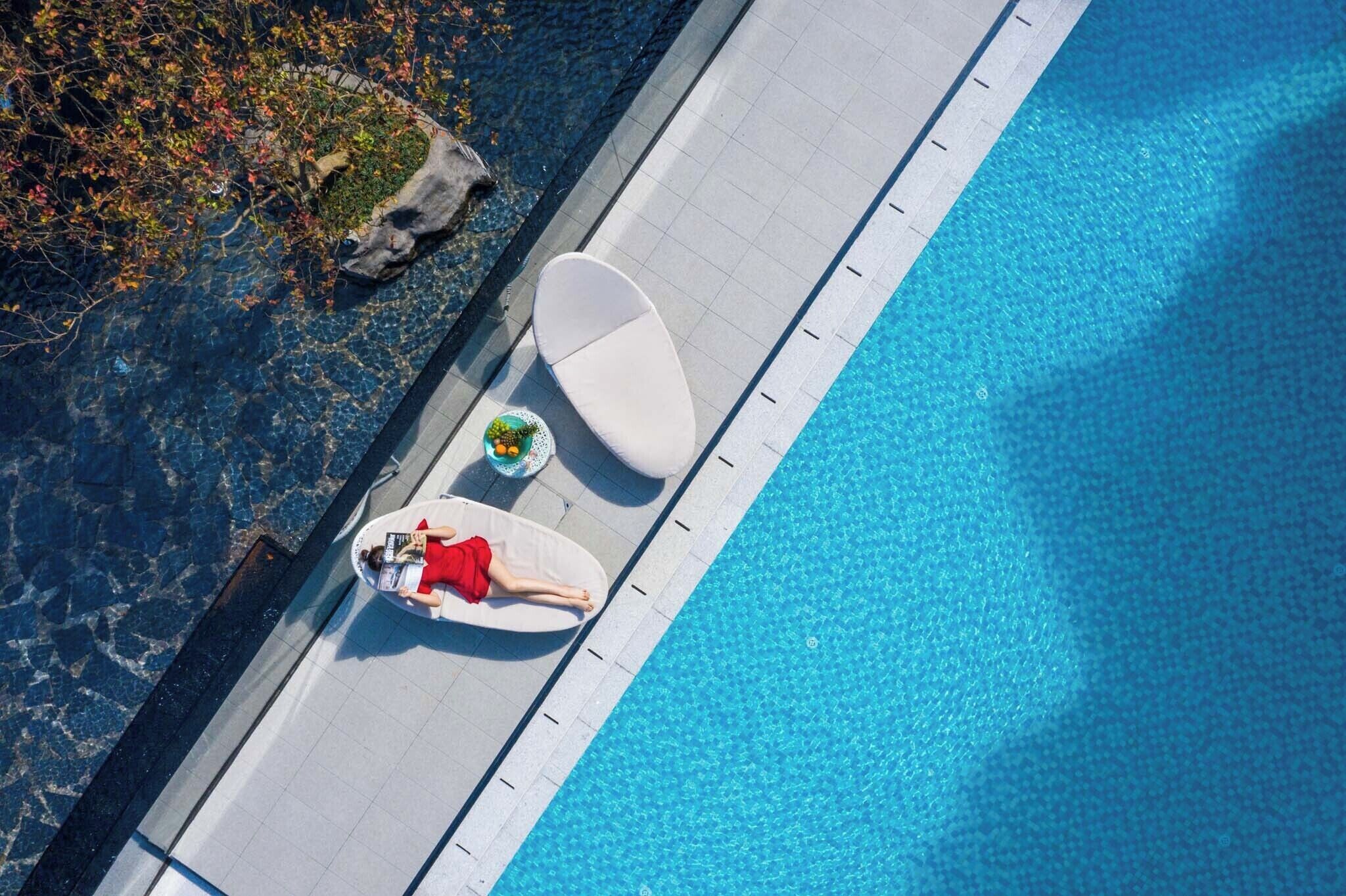 Seasonal outdoor pool