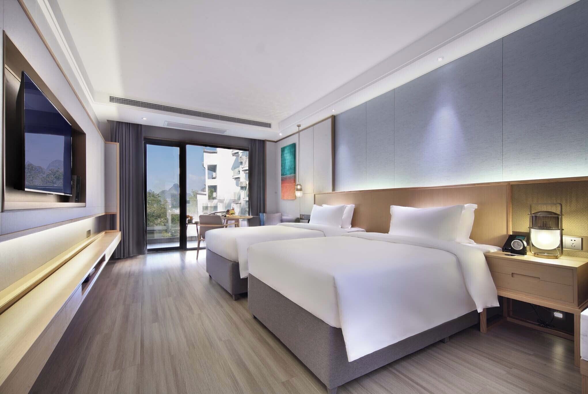 標準雙床房, 陽台, 庭園景觀 | 遮光布/窗簾、隔音、熨斗/熨衣板、免費無線上網