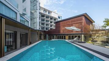 Seasonal outdoor pool