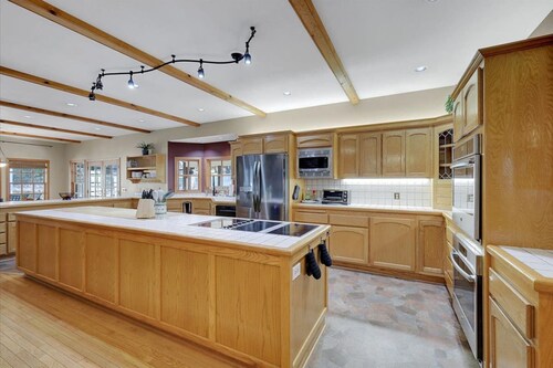 Pine Grove Retreat for 10 | Game Room + Fire Pit