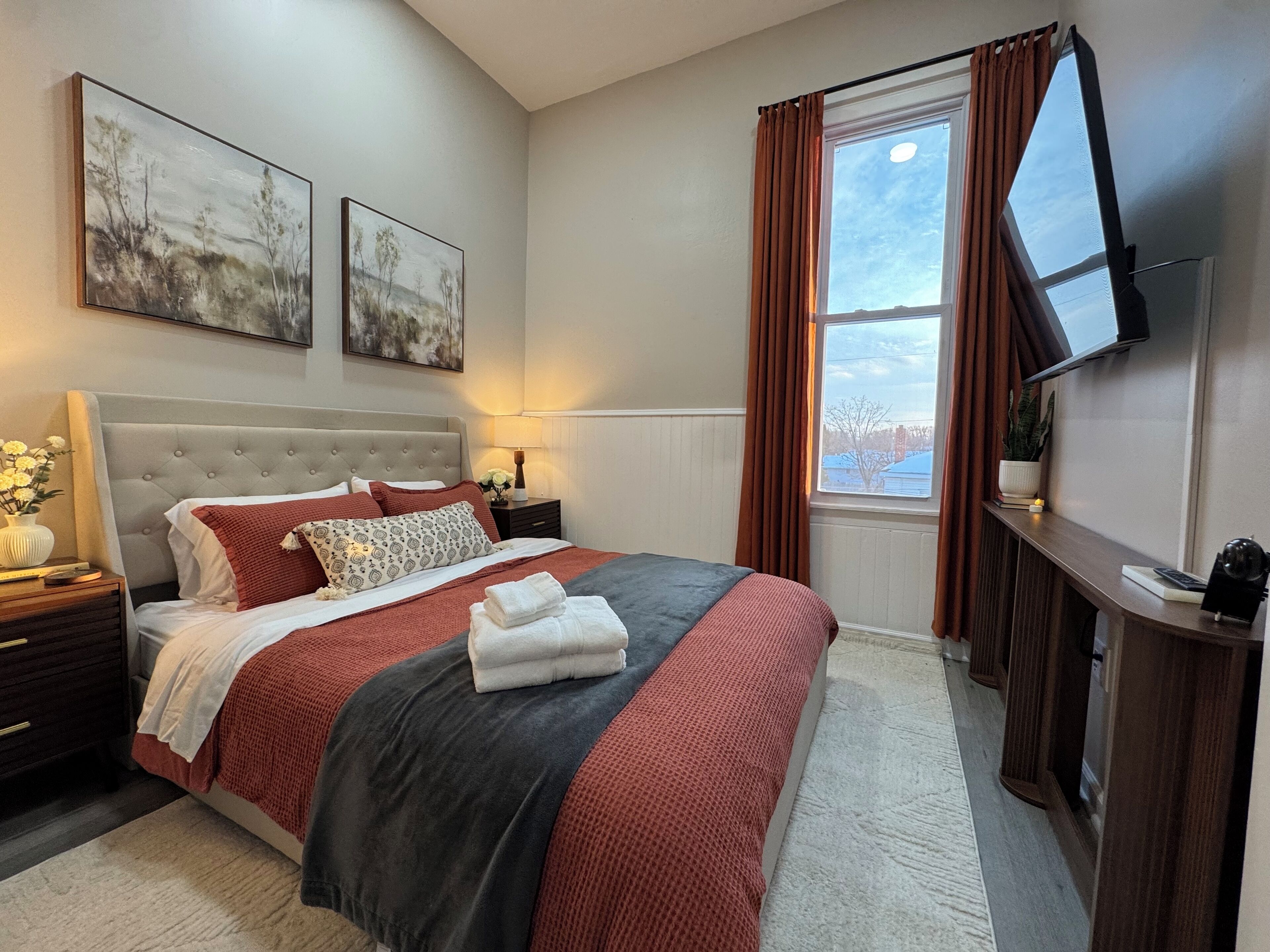 3 chambres, fer et planche à repasser, Wi-Fi, draps fournis