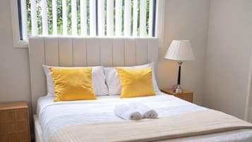 2 bedrooms, iron/ironing board, WiFi, bed sheets