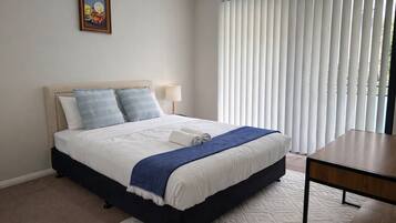 2 bedrooms, iron/ironing board, WiFi, bed sheets