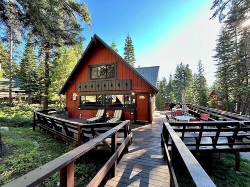 Cozy, family friendly cabin in Chamberlands. Sleeps 10!