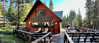 Cozy, family friendly cabin in Chamberlands. Sleeps 10!