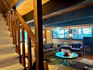 Interior - Cozy, family friendly cabin in Chamberlands. Sleeps 10! (Tahoma)