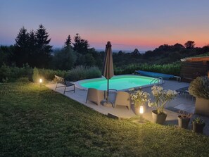 A heated pool - Hilltop house with jacuzzi, sauna, pool, barbecue, and orchard (Voloder)