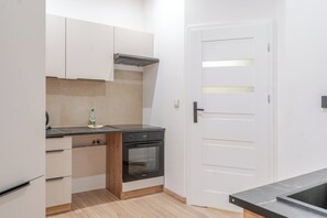 Fridge, oven, stovetop, dishwasher - Słowackiego Serene Studio with Balcony (Katowice)