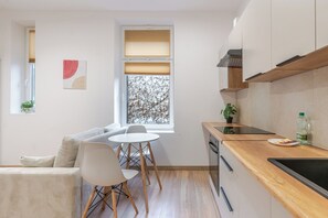 Fridge, oven, stovetop, dishwasher - Słowackiego Serene Studio (Katowice)