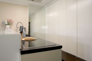 Interior - Family 3BR Apt in Paddington - Pool & Near Bondi (Paddington)
