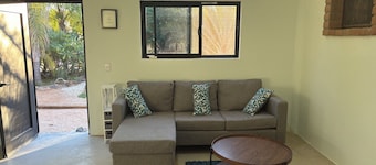 Spacious 1 bedroom Casita near Surf Breaks