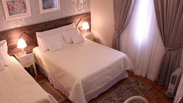 Desk, laptop workspace, free WiFi