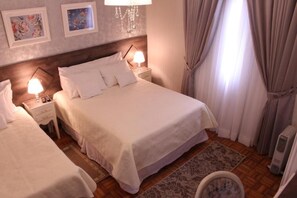 Desk, laptop workspace, free WiFi - Pousada Suisse (Campos do Jordão)