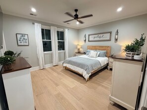 4 bedrooms, desk, iron/ironing board, free WiFi