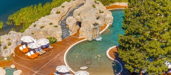 The Sunstone at Caldera ~ Luxe Estate Sleeps 19 ~ Hot Tub + Games